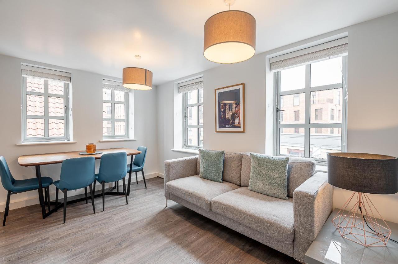 The Falcon Tap Appartement York Buitenkant foto