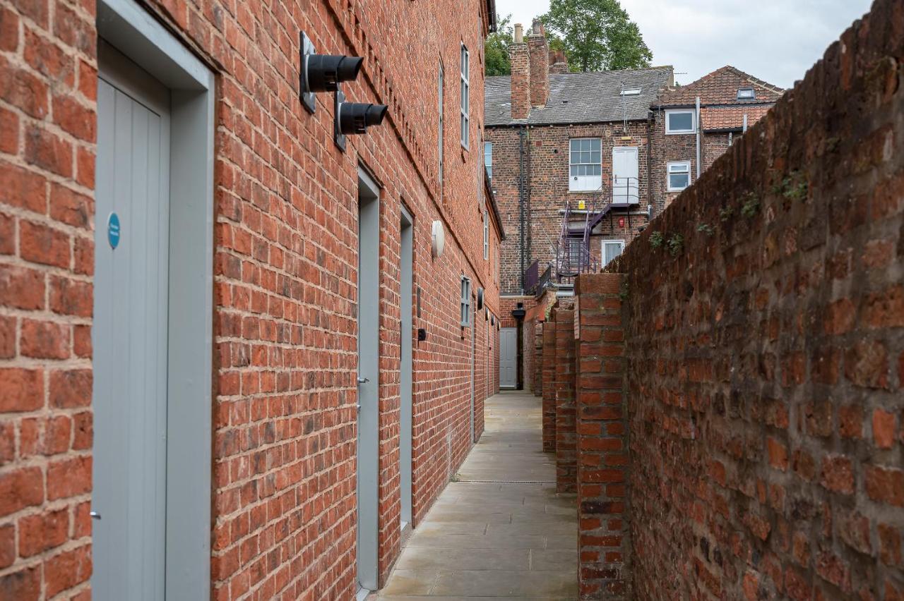 The Falcon Tap Appartement York Buitenkant foto