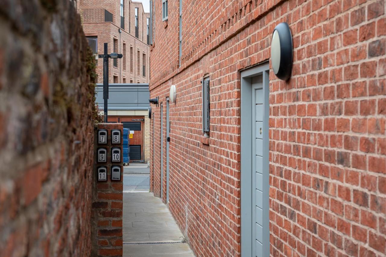 The Falcon Tap Appartement York Buitenkant foto