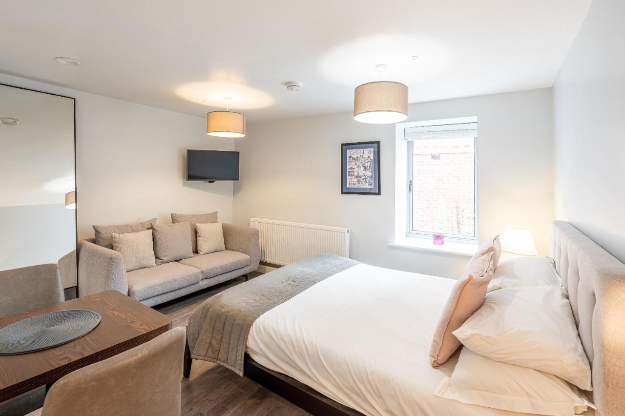 The Falcon Tap Appartement York Buitenkant foto